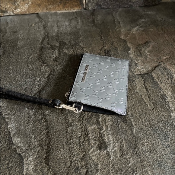 NWOT Michael Kors Logo Patent Leather Card Case Wallet Wristlet - Picture 4 of 13